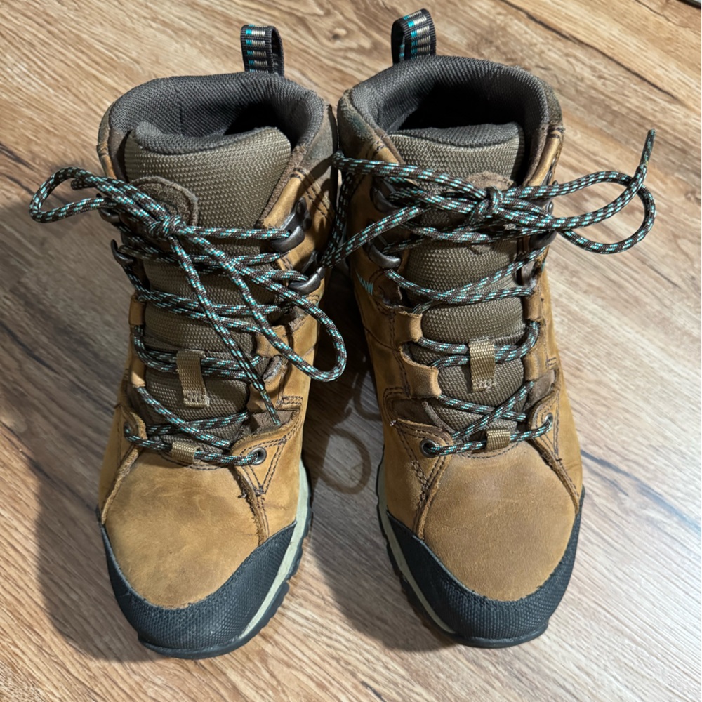 Ariat Women's Tan Hiking Boots size 7.5